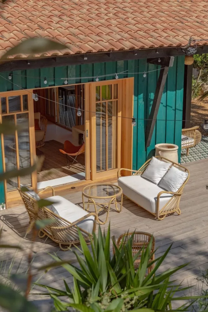 Terrasse en bois protégée par peinture professionnelle