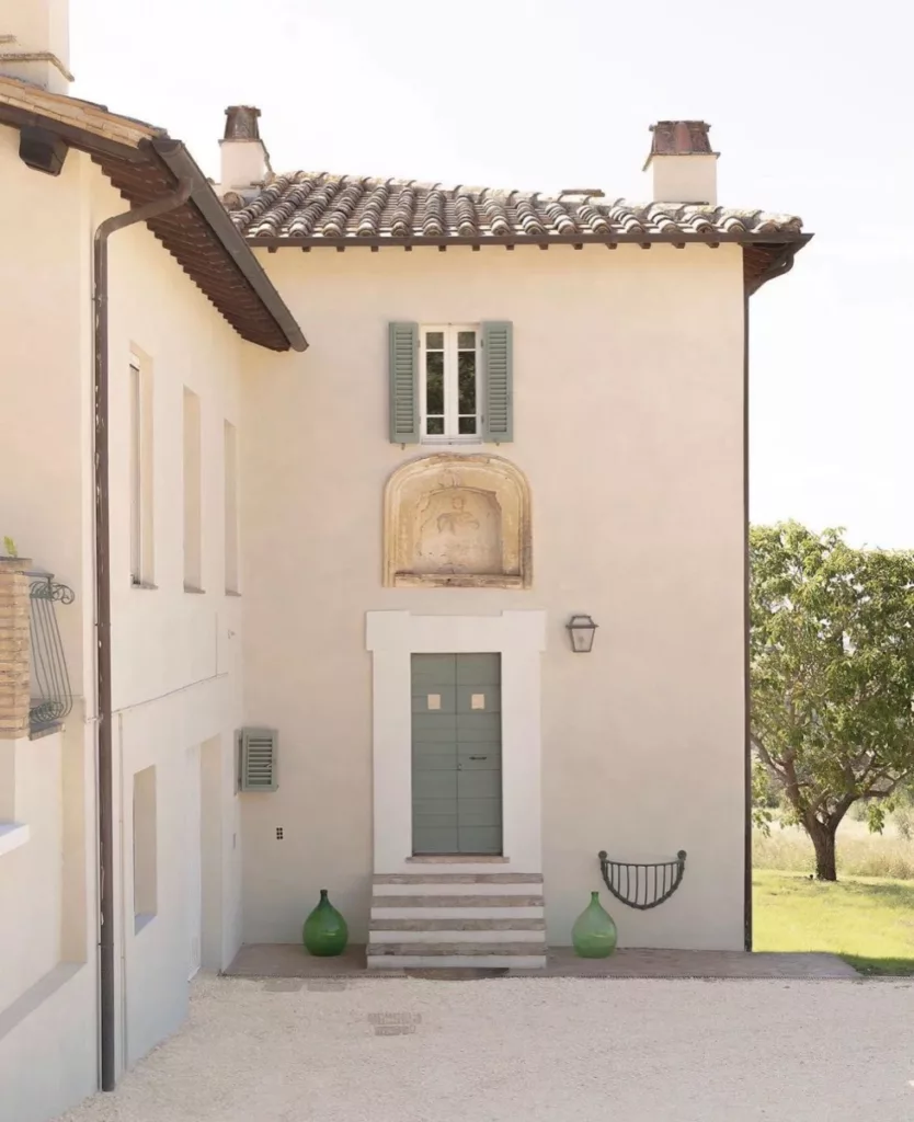 Façade de maison avec finition peinture extérieure